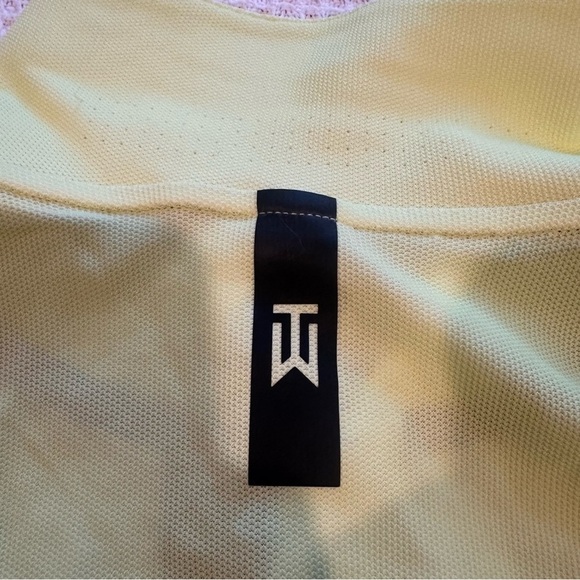 Nike Tiger Woods TW Dri-Fit ADV Golf Polo Shirt DA2995-101 Mens small Yellow - Picture 15 of 16